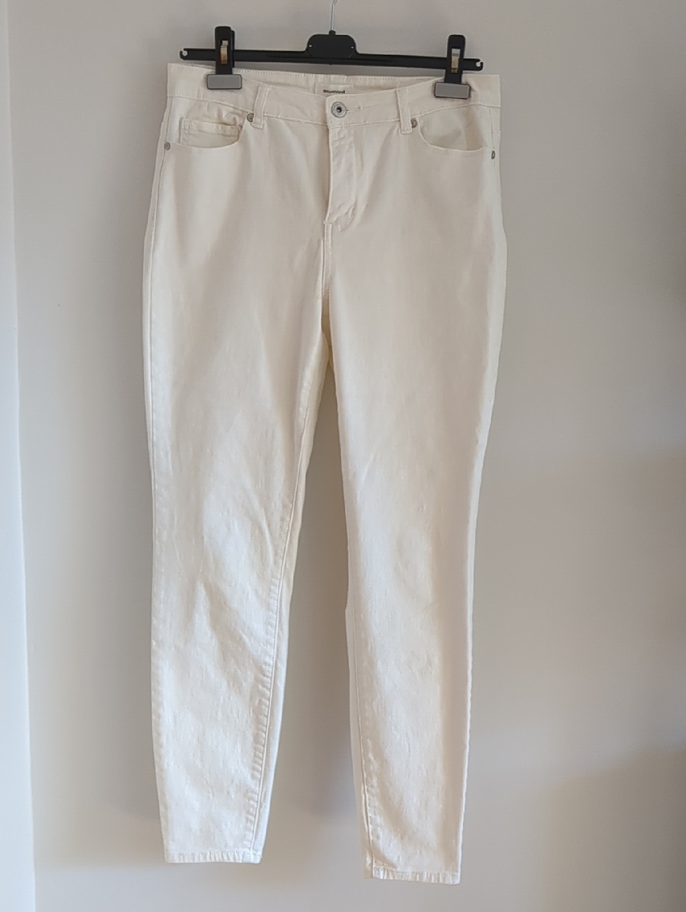 Women’s Cream Skinny Jeans
